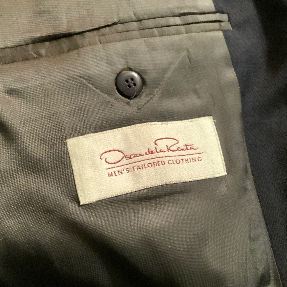 Oscar de la Renta Navy Double-Breasted Blazer - Picture 4 of 5